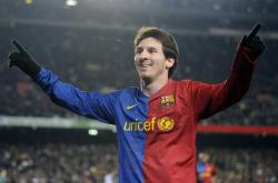 足球赛场焦点！克罗地亚队对阵英格兰队，球星闪耀，全场焦点无人能挡