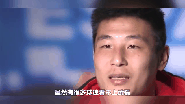 包含本泽马今日表现抢眼，武磊整场无解，教练赛后亲自拥抱的词条