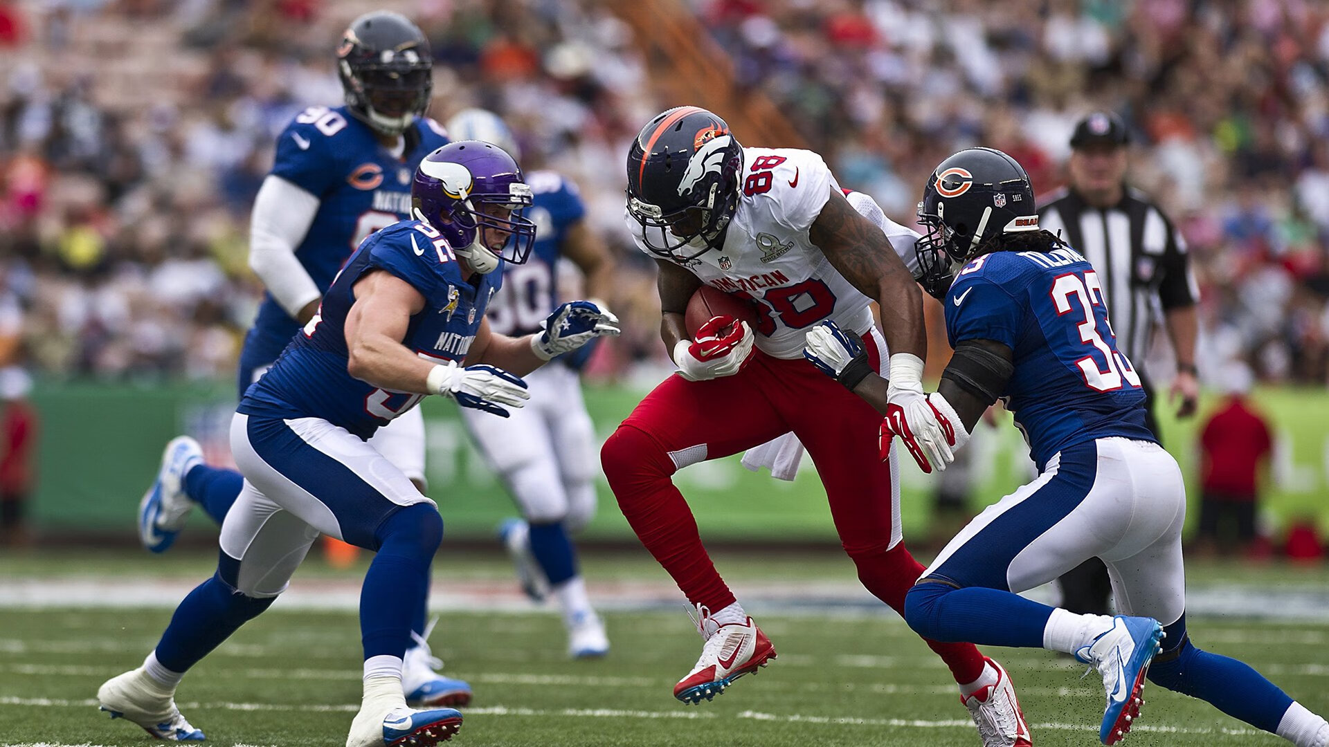 莱万多夫斯基在拜仁比赛中出色发挥,领先优势明显引发热议!赢得满堂喝彩